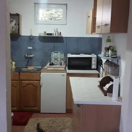 Apartment Vikendica Ponijeri